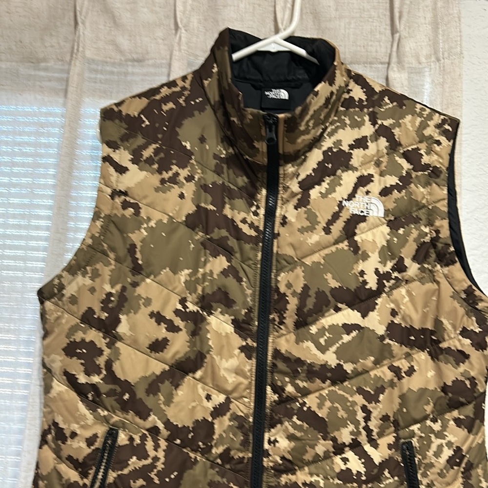 The North Face Camouflage Puffer Vest - Picture 2 of 3